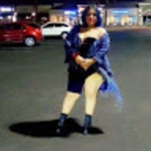 Meet your Posher, Esmeralda